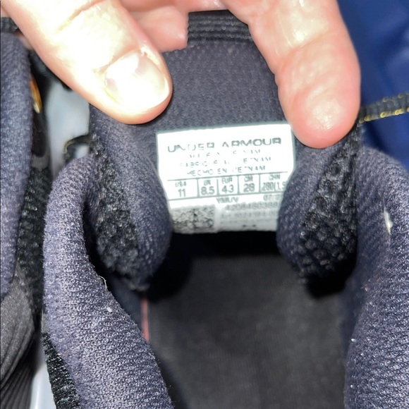 Womens Under Armour 3024594-002 Flow Breakthru 2 basketball indoor shoes Size 11 - Picture 11 of 11